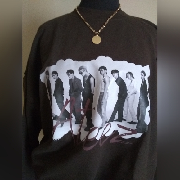 Sweatshirt - Picture 2 of 3